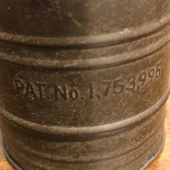 RED HANDLE WIND TINY SIFTER  PASTRY BLENDER MOULI ROTARY HARD CHEESE GRATER - Picture 13 of 14